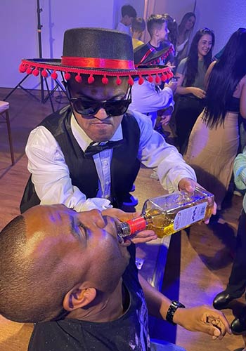 Anão  festa de casamento