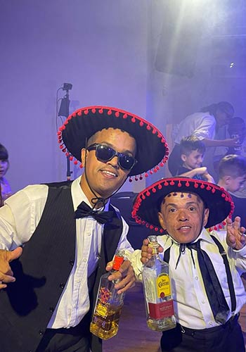 Contratar anões para despedida de solteiro